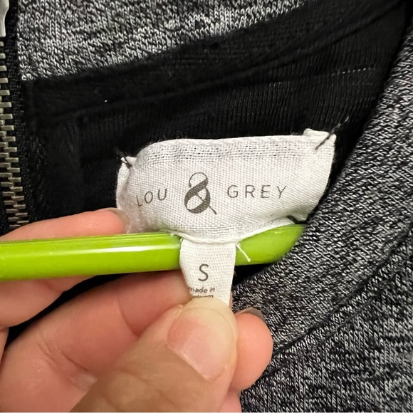 4/$20 Lou & Grey Charcoal Knit Top Dress Size S - Picture 3 of 4